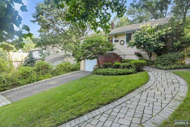 427 Charles Place - Photo 1