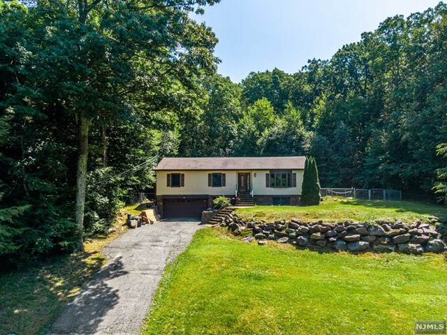 75 Larchmont Drive - Photo 1
