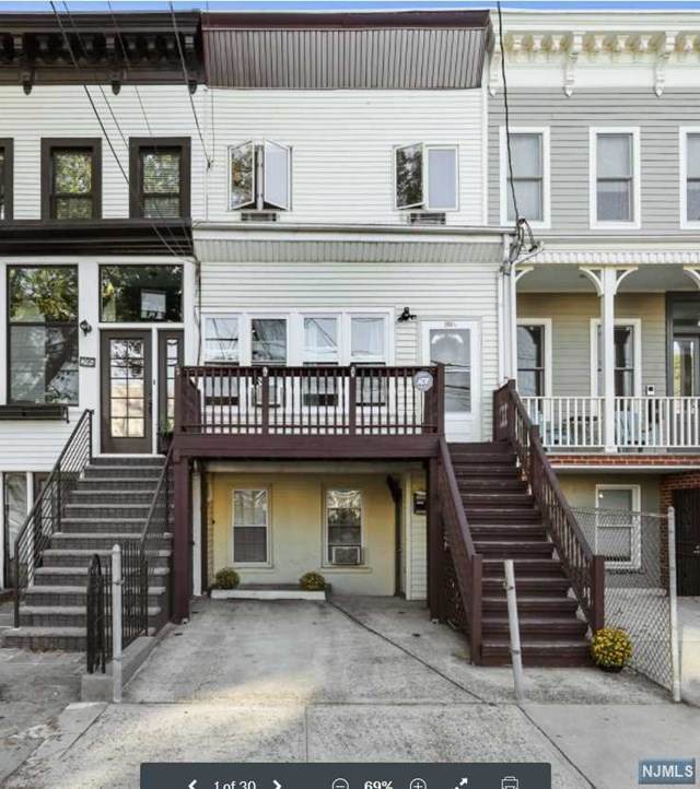 295 1/2 Webster Avenue - Photo 1