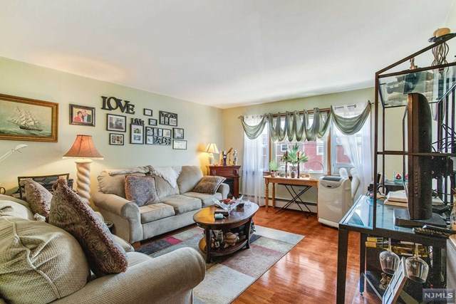 549-551 Laurel Avenue - Photo 1