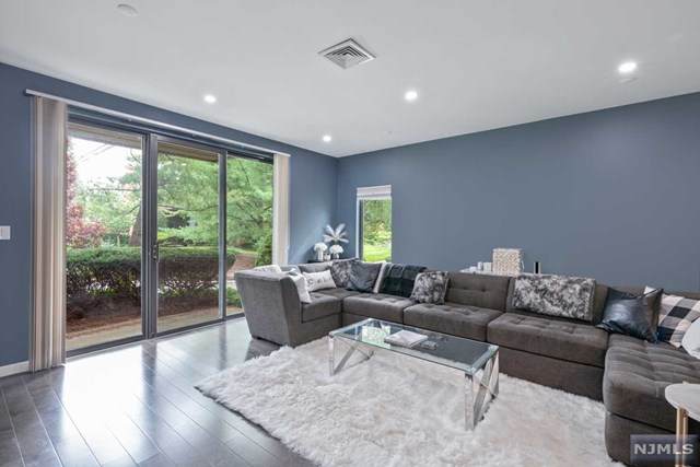 1 Carlyle Court - Photo 1
