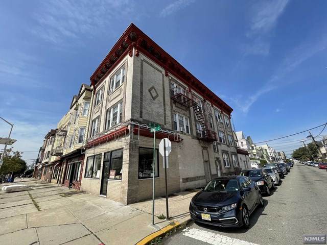 393 Avenue C - Photo 1