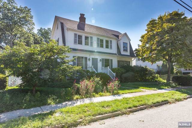 487 Charles Street - Photo 1