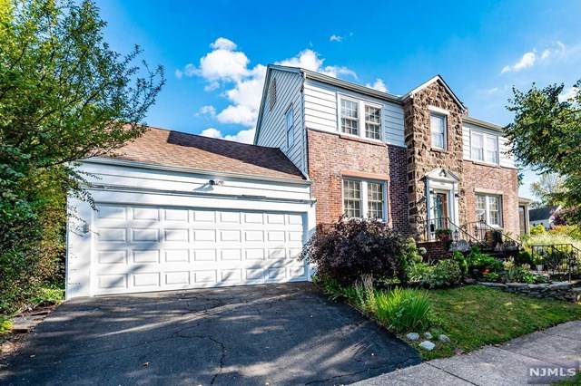 1035 Kensington Terrace - Photo 1