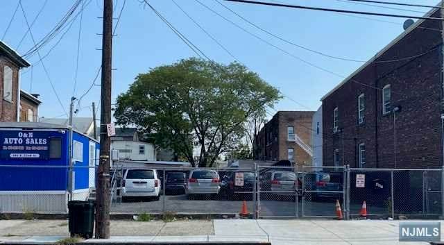 485-487 22nd Street - Photo 1