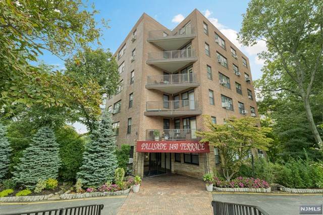 1450 Palisade Avenue - Photo 1
