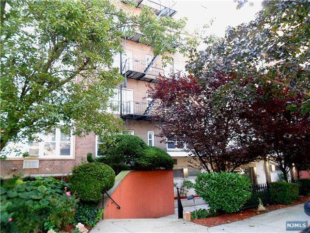 2160 4I Center Avenue - Photo 1