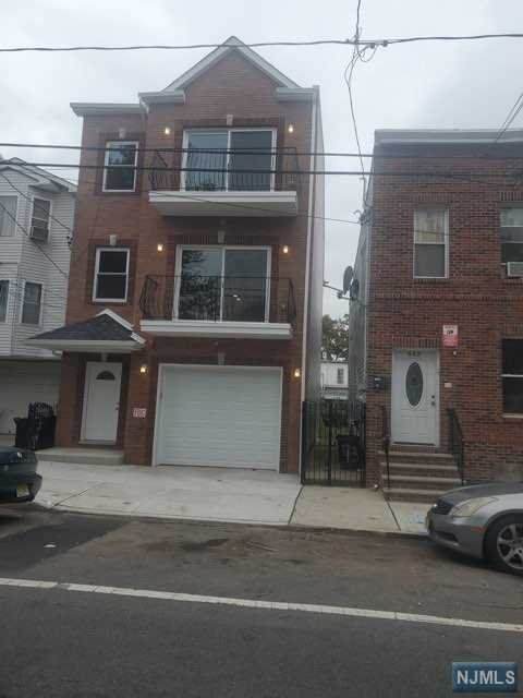 445 18th Street - Photo 1