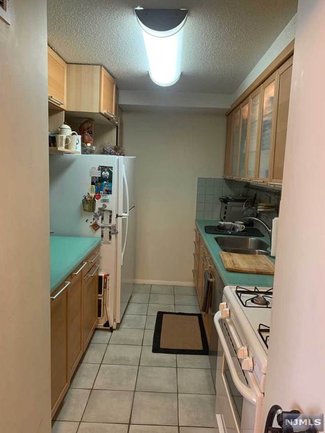 7002 Boulevard East - Photo 1