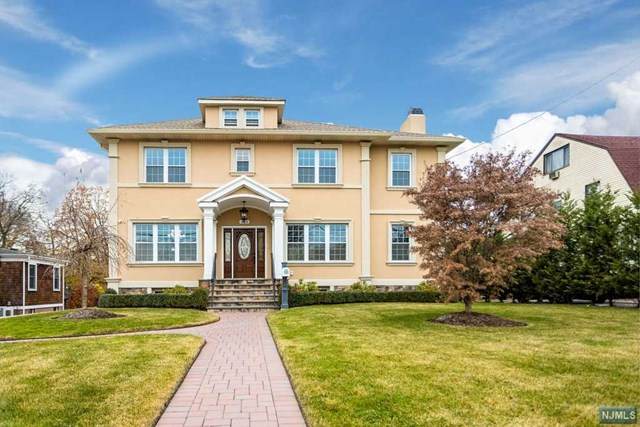 403 Summit Avenue - Photo 1