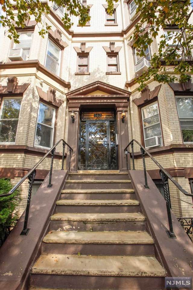 162 Fairview Avenue - Photo 1