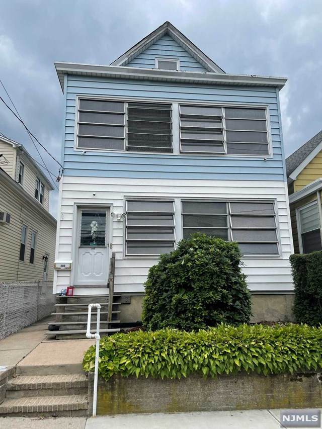 205 Cambridge Avenue - Photo 1