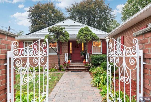 305 Pompton Avenue - Photo 1