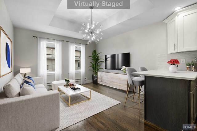 9 Grand Street - Photo 1