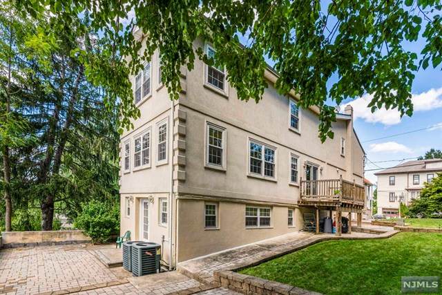 530 Oakdene Avenue - Photo 1