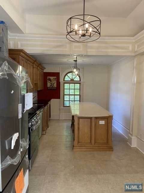 85 Broadway - Photo 1