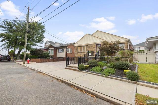 29 Roosevelt Terrace - Photo 1
