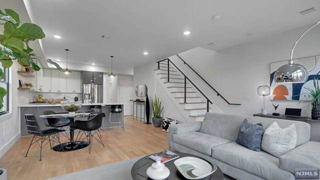 109 Poplar Street - Photo 1