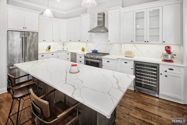 738 Washington Street - Photo 1