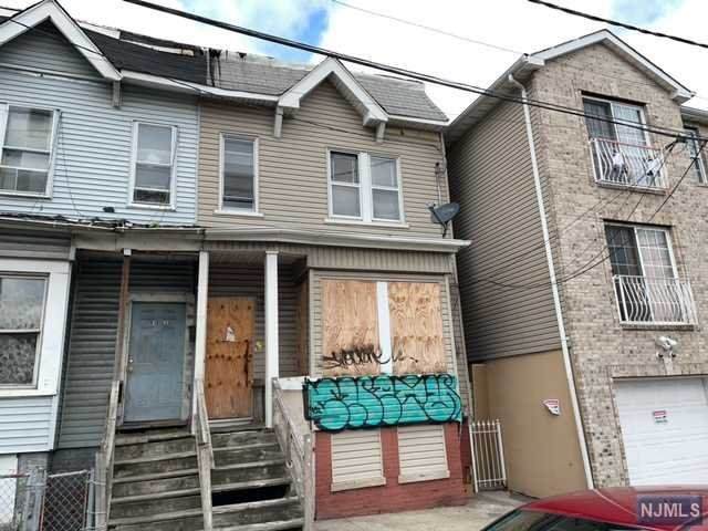 82 Roseville Avenue - Photo 1