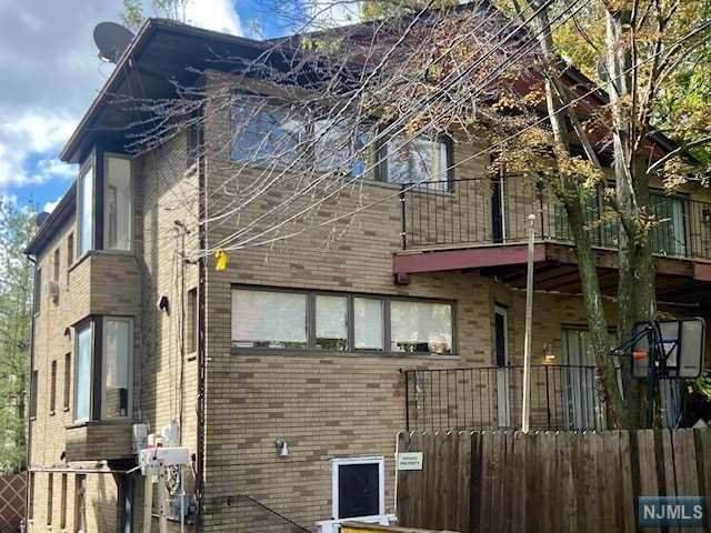 350 Harriet Avenue - Photo 1