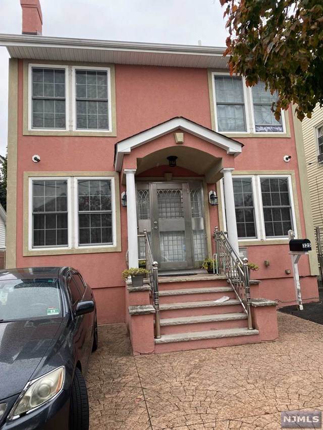 325-327 11th Street - Photo 1