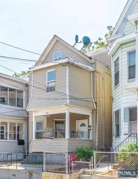 202 17th Avenue - Photo 1