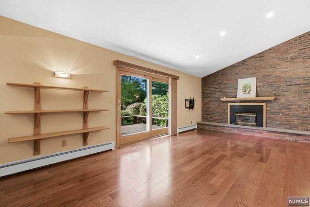 388 Hillview Terrace - Photo 1