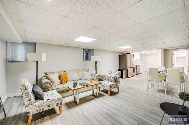 221 Jane Street - Photo 1
