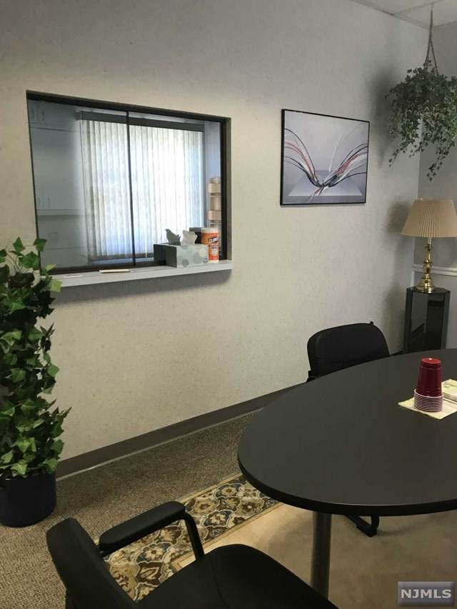 502 Hamburg Turnpike - Photo 1