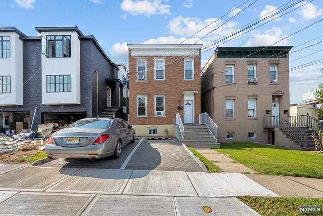 1679 Maple Street - Photo 1