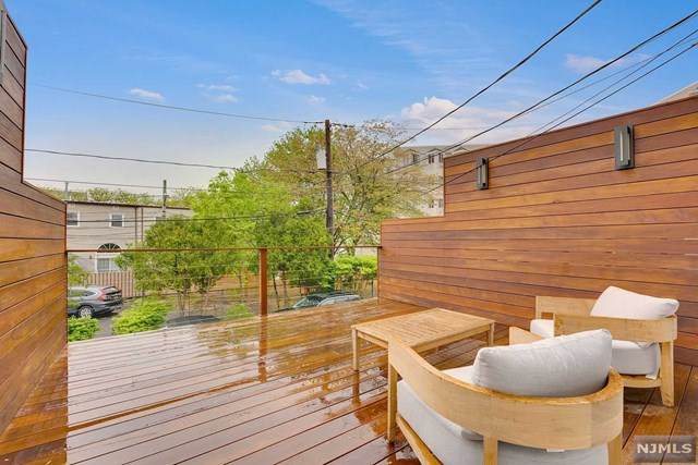 331 10th Street - Photo 1