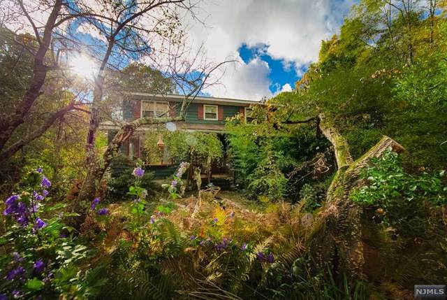 9 Hemlock Woods - Photo 1