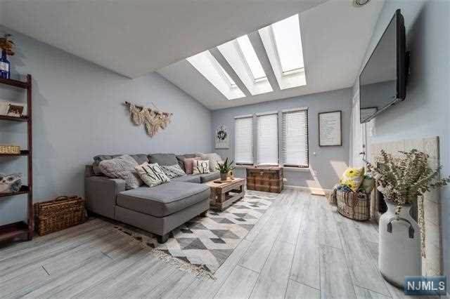 817 Topsail Lane - Photo 1