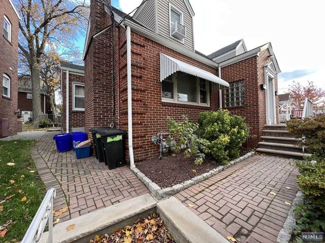 242 Orient Way - Photo 1