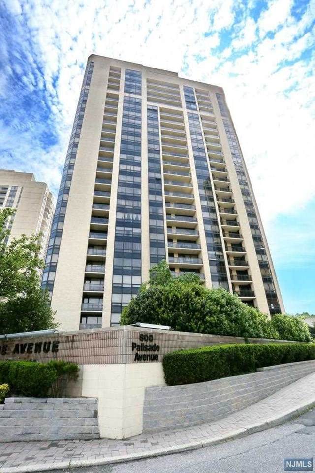 800 Palisade Avenue - Photo 1