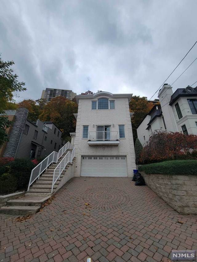 750 Undercliff Avenue - Photo 1
