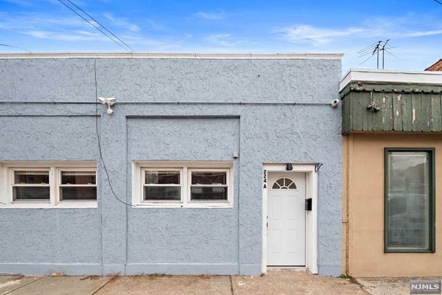 224 Macarthur Avenue - Photo 1
