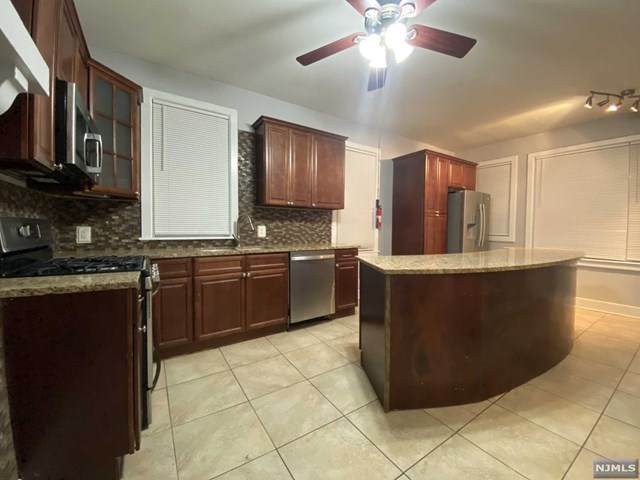 564 Sanford Avenue - Photo 1