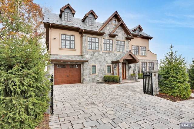 1 Columbia Avenue - Photo 1
