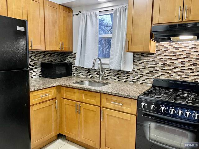 1599 Bergen Boulevard - Photo 1
