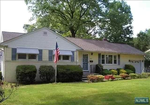 425 Cedar Avenue - Photo 1