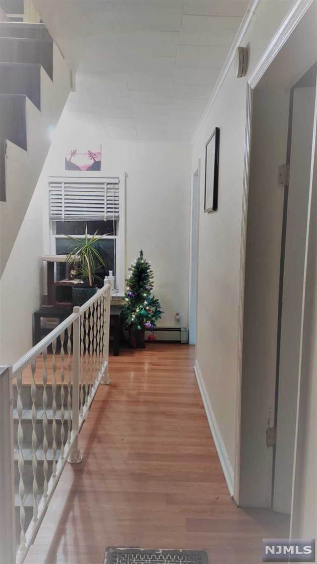 73 Carlton Avenue - Photo 1