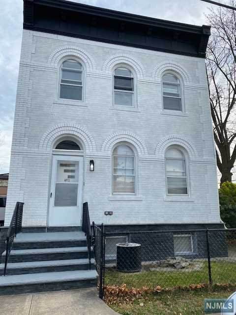 2 Farnham Avenue - Photo 1