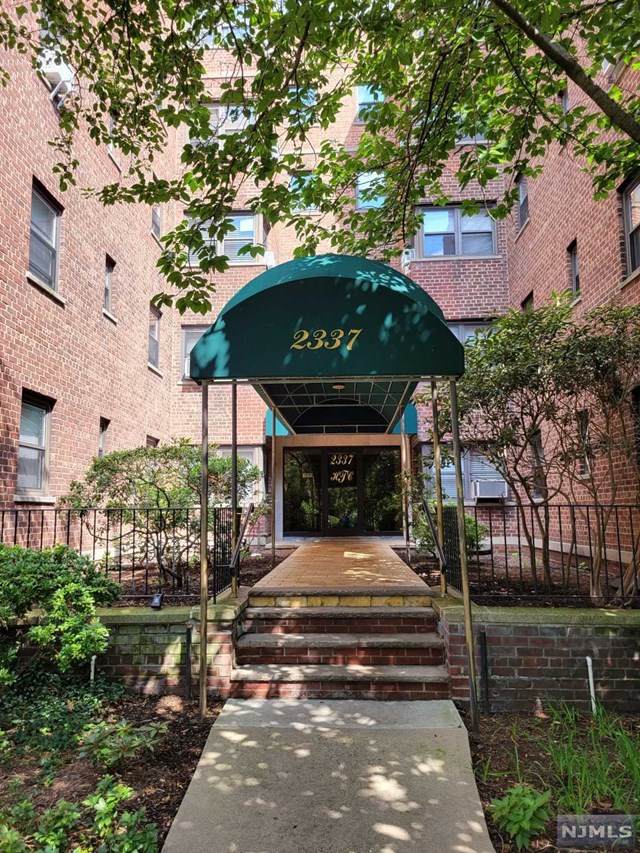2337 Hudson Terrace - Photo 1