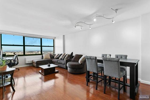 7002 Boulevard East - Photo 1