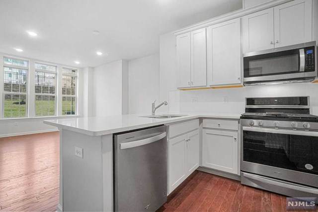 33 Leahy Drive - Photo 1