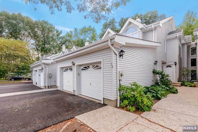 13 Foxwood Square - Photo 1