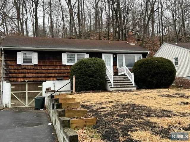 25 Truman Boulevard - Photo 1
