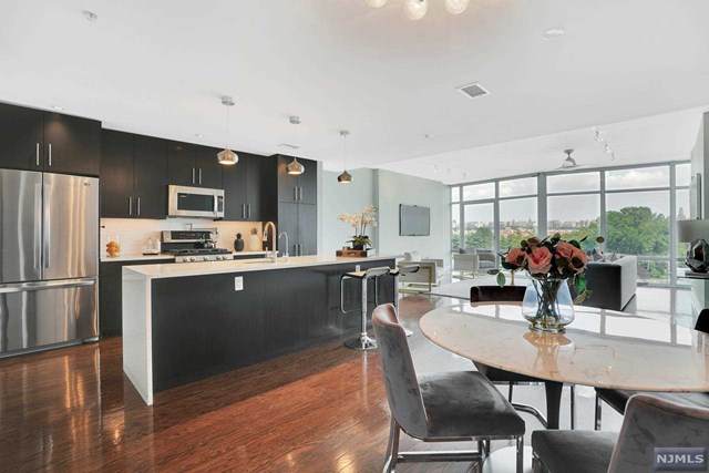 100 Thompson Lane - Photo 1